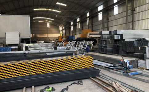 如何在清洗金屬圍擋時(shí)避免對(duì)周邊環(huán)境造成污染？（金屬圍擋清洗環(huán)保措施）